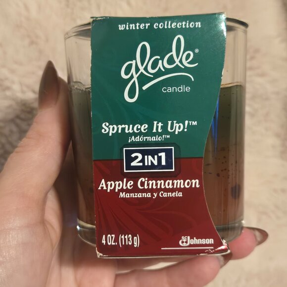 Two Glade 4 oz Candles - Picture 6 of 10